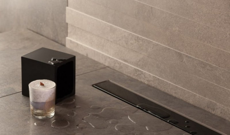 Душевой лоток Pestan Confluo Frameless Line 650 Black Glass Cezares 13701204