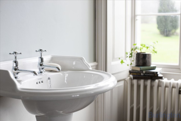 Классическая круглая раковина на 1 отверстие с пьедесталом Regal