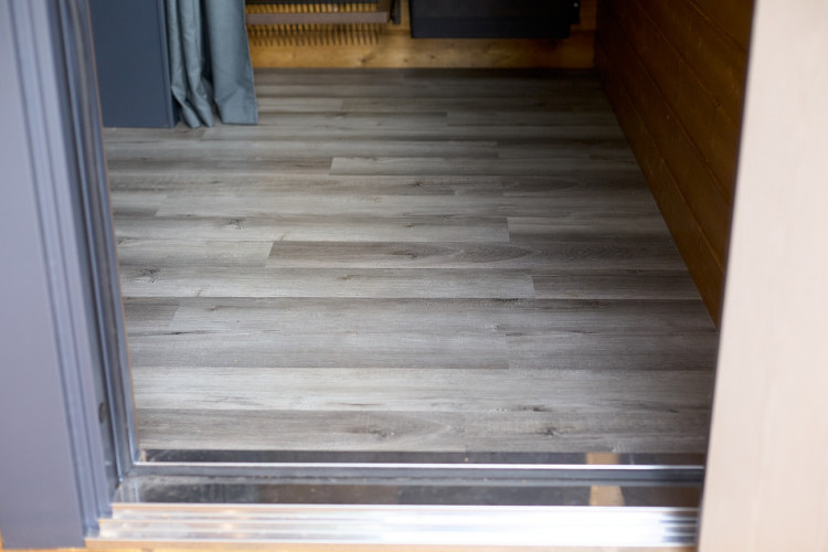 SPC-ламинат Home Expert Дуб Горный ручей 1211/68W906