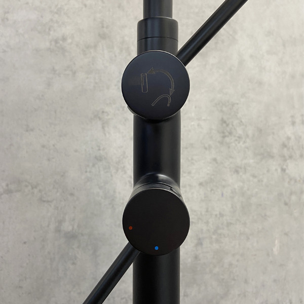 COMFORTY. Смеситель напольный, FE018M-CMT, черный матовый