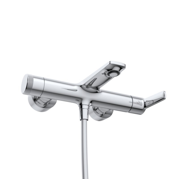 Смеситель для ванны и душа в комплекте с ручным душем, шлангом и держателем Cezares LUX-VD-01