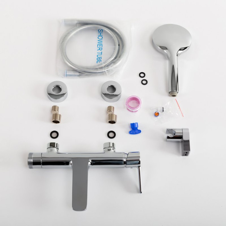 Смеситель для ванны и душа в комплекте с ручным душем, шлангом и держателем Cezares LUX-VD-01