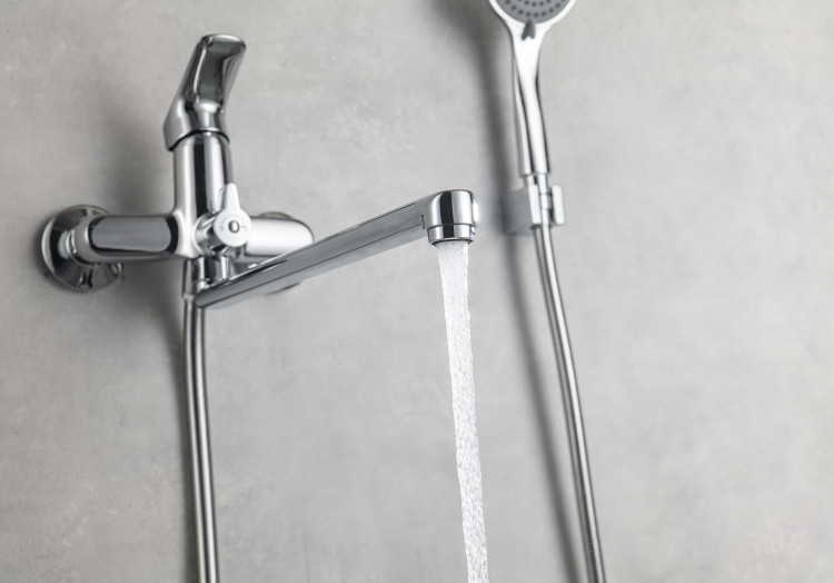 Смеситель для ванны с длинным изливом Aquatek AQ1042CR ВЕГА