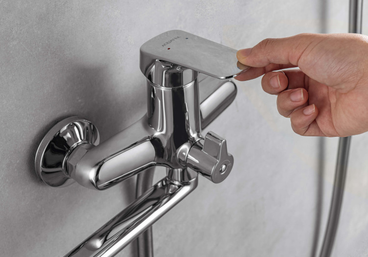 Смеситель для ванны с длинным изливом Aquatek AQ1042CR ВЕГА