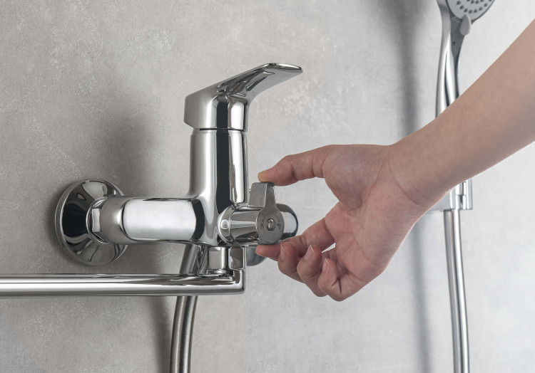 Смеситель для ванны с длинным изливом Aquatek AQ1042CR ВЕГА