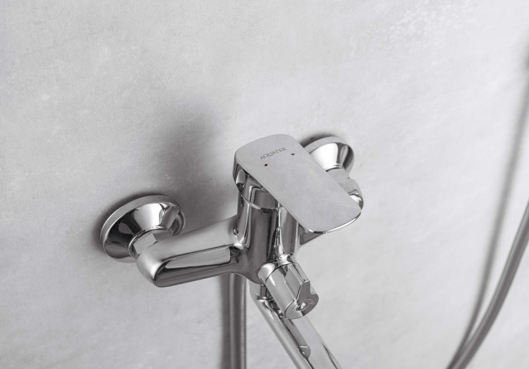 Смеситель для ванны с длинным изливом Aquatek AQ1042CR ВЕГА