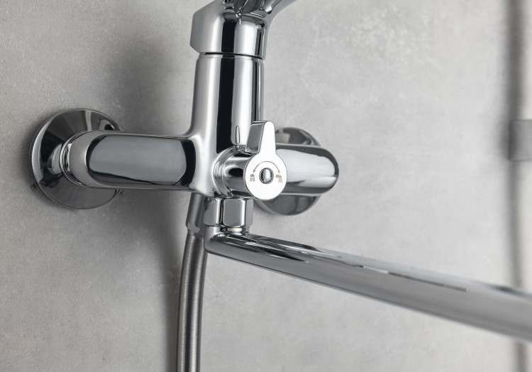 Смеситель для ванны с длинным изливом Aquatek AQ1042CR ВЕГА