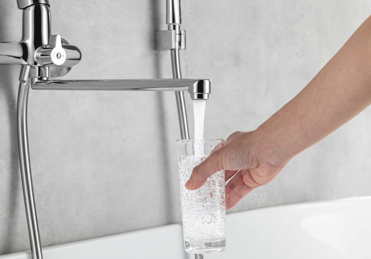 Смеситель для ванны с длинным изливом Aquatek AQ1042CR ВЕГА