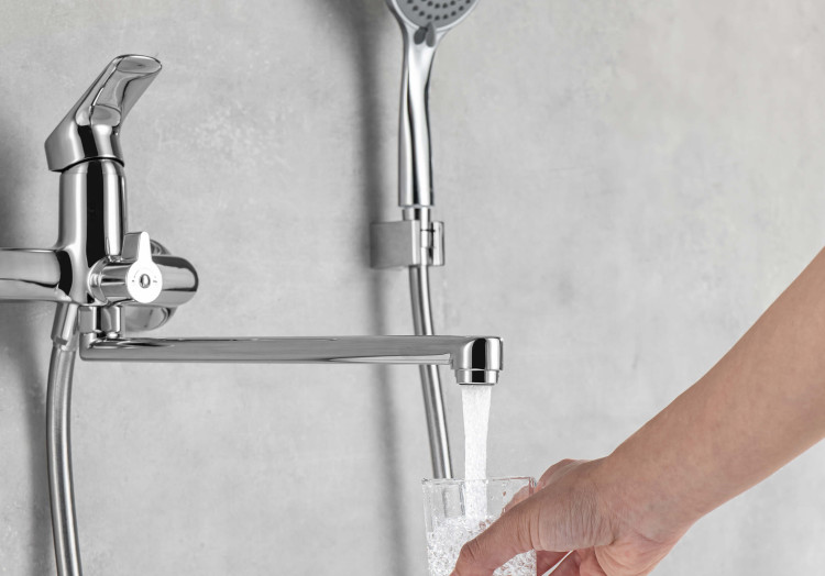 Смеситель для ванны с длинным изливом Aquatek AQ1042CR ВЕГА