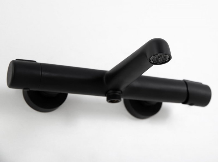 Смеситель для ванны и душа в комплекте с ручным душем, шлангом и держателем Cezares UNO-VASM/DFS-ORO