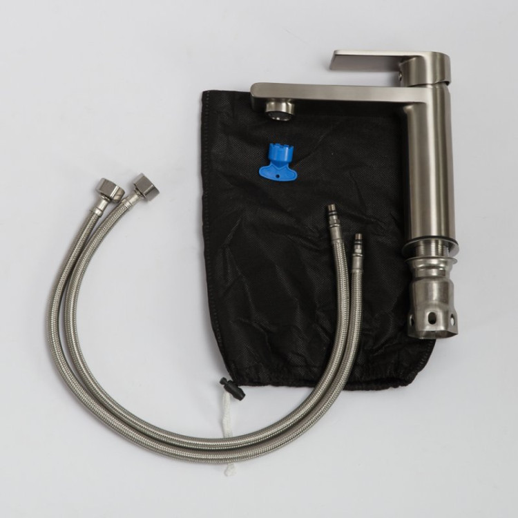 Смеситель для раковины BelBagno NOV-LVM-IN