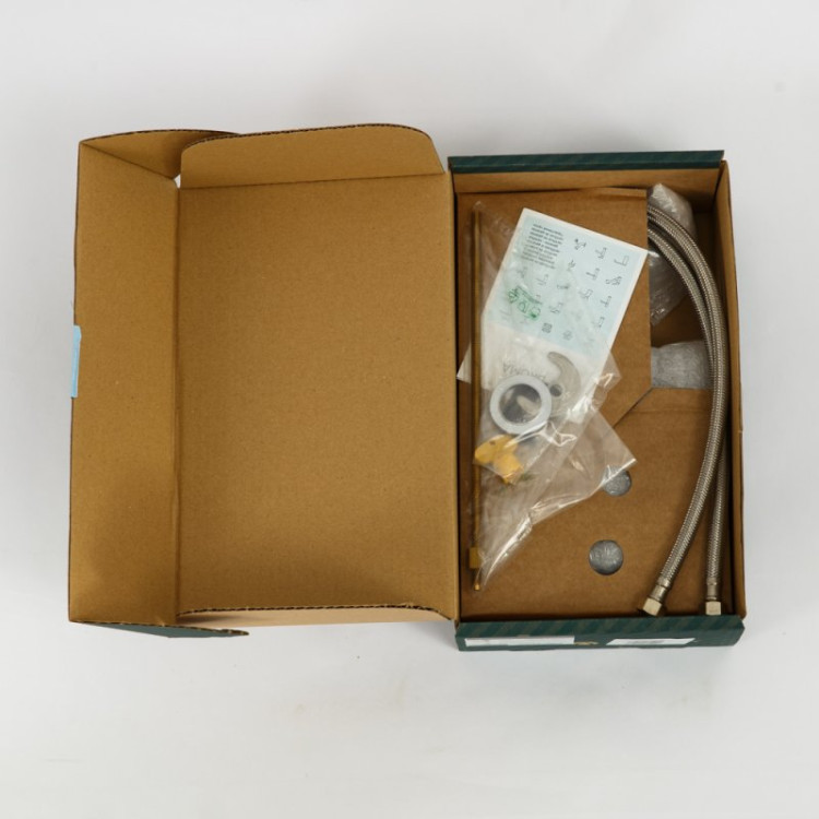 Смеситель для накладной раковины однорычажный, с тонкой ручкой, с донным клапаном Cezares LEAF-LC1-L-SR