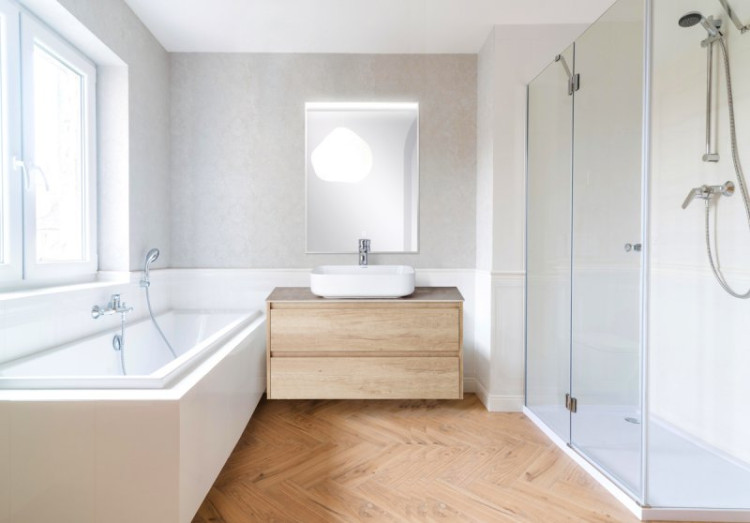 Зеркало в алюминиевой раме с подсветкой, с сенсорным выключателем Cezares SPC-UNO-800-800-TCH