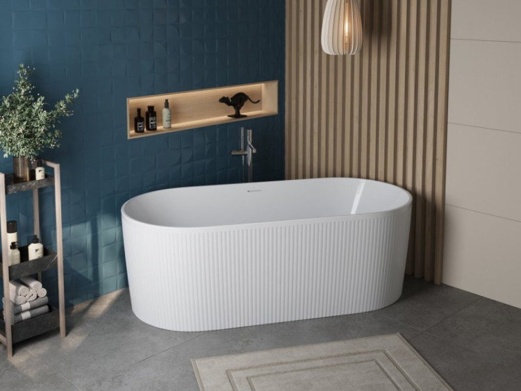 Отдельностоящая, овальная акриловая ванна в комплекте со сливом-переливом Cezares BB411-1700-800-MATT