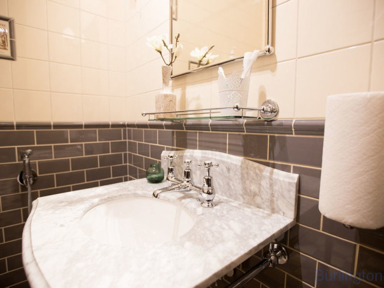 Смеситель для раковины на 2 отверстия с пробкой и цепочкой [CL10 BLA]