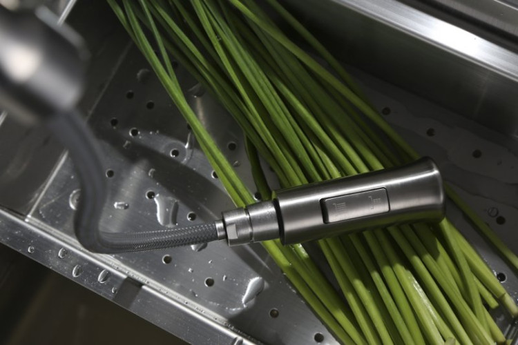 Смеситель для кухни двухрежимный BelBagno BB-LAM38-IN