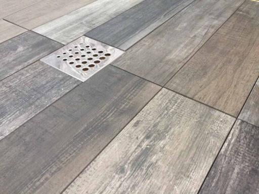 Точечный трап 150х150 мм Confluo Standard Vertical Drops,металл с перфорацией Drops (Капли), без рамки Cezares 13000020