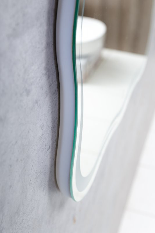 Зеркало с встроенным светильником и сенсорным выключателем, 12W, 220-240V BelBagno SPC-OND-600-800-LED-TCH