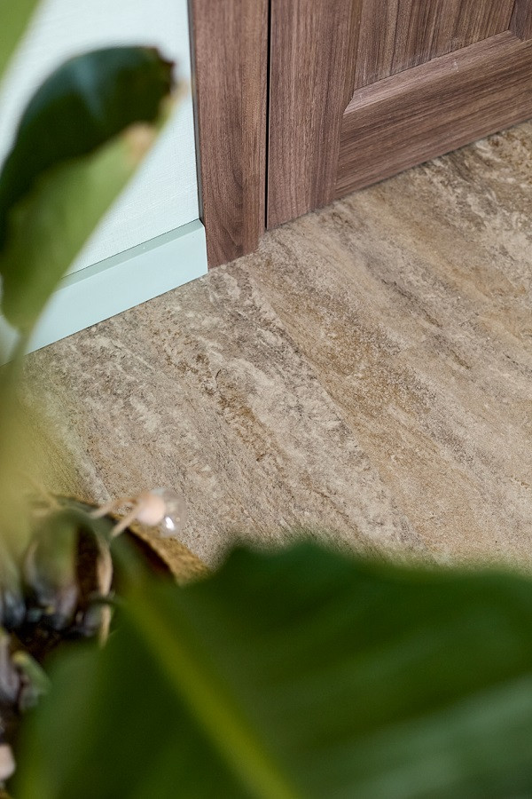 SPC-ламинат Home Expert Rock Saffron 9104