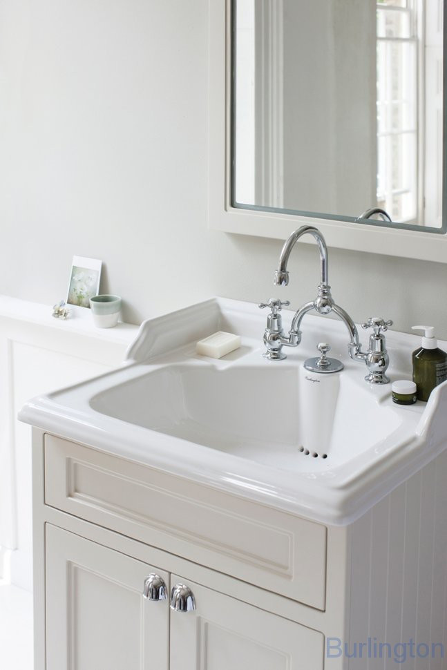 Смеситель для раковины на 2 отверстия со скрытым сливом-переливом [CL28 + W9] - подходит только для раковины B14