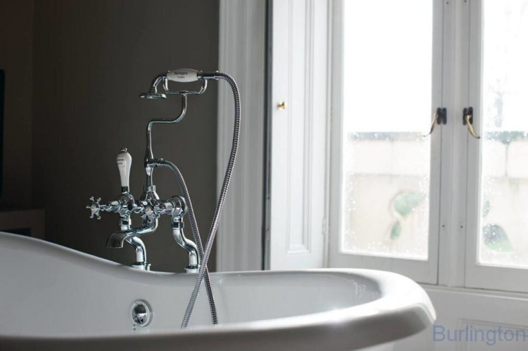 Смеситель для ванны с ручным душем, набортный  [BI15]