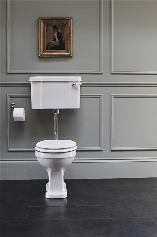 Унитаз с низким бачком 51см, с керамической ручкой слива