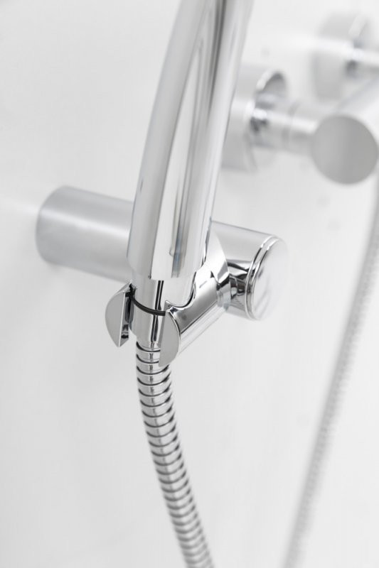 Смеситель для душа однорычажный в комплекте с ручным душем, шлангом и держателем c тонкой ручкой Cezares LEAF-D-L-01