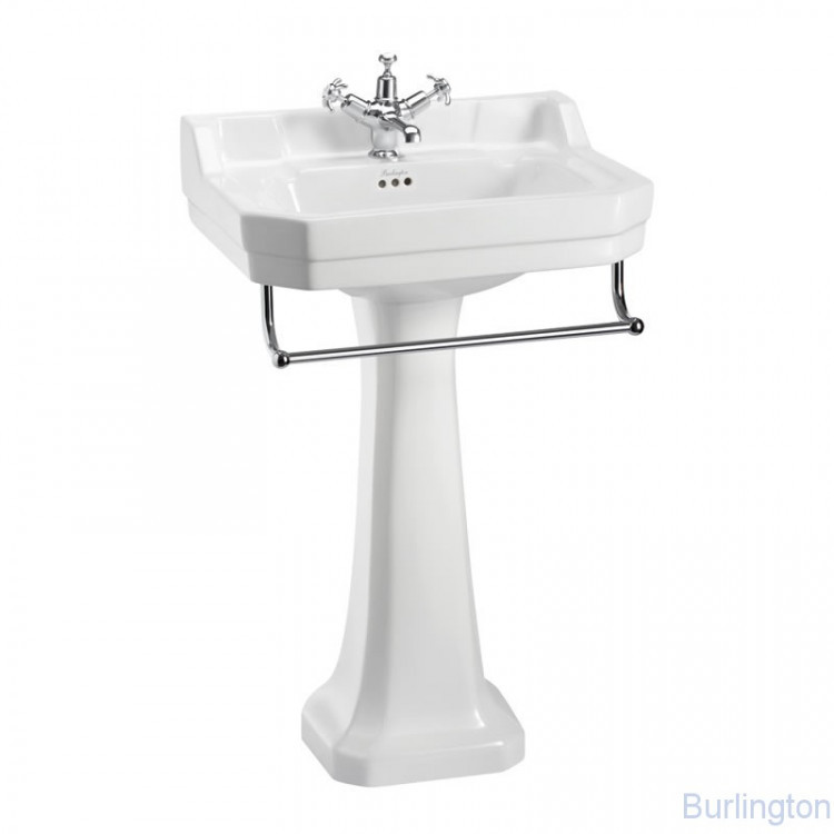 Раковина 56 см на 1 или 3 отверстия с пьедесталом и полотенцедержателем