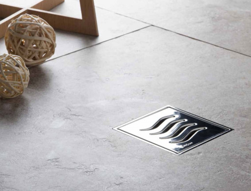 Точечный трап 100х100 мм Confluo Standard Dry 2,с сухим затвором, металл с перфорацией Tide (Волна), с рамкой PESTAN 13000068