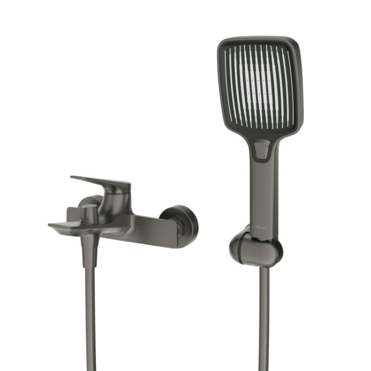 Смеситель для ванны и душа в комплекте с ручным душем, шлангом и держателем Cezares LINER-VD-01