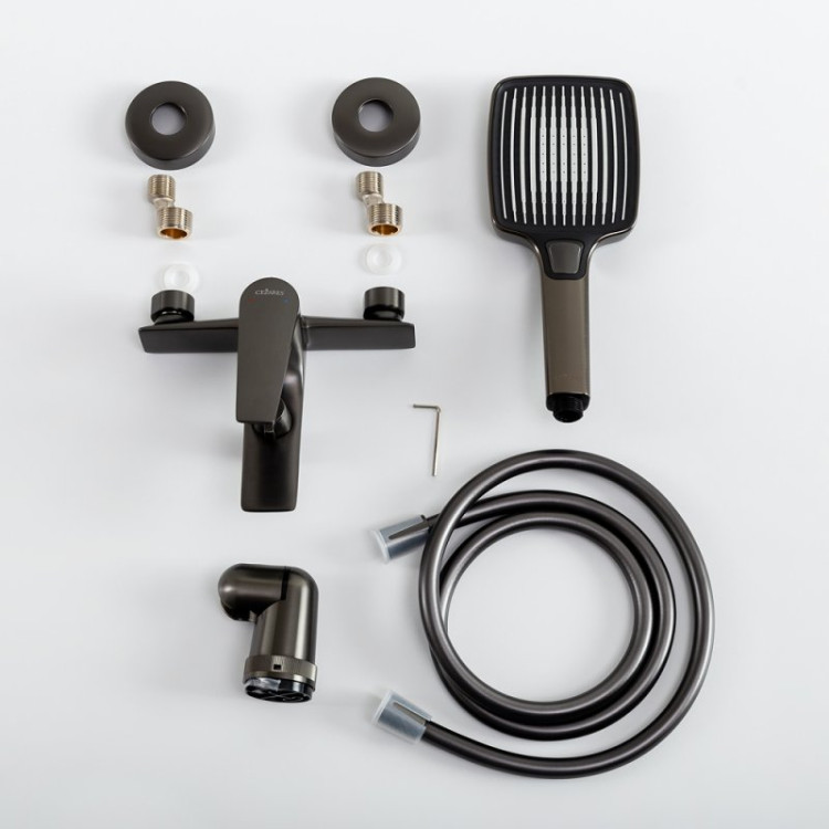 Смеситель для ванны и душа в комплекте с ручным душем, шлангом и держателем Cezares LINER-VD-01