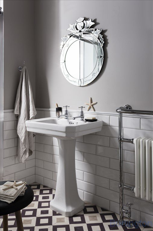 Раковина 61 см на 1 или 3 отверстия с пьедесталом