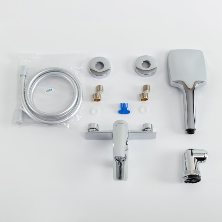 Смеситель для ванны и душа в комплекте с ручным душем, шлангом и держателем Cezares LINER-VD-GM