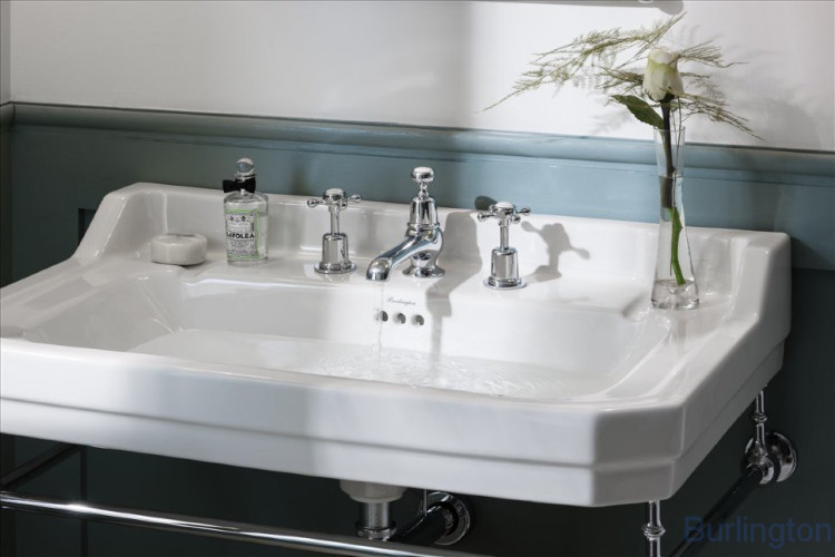 Раковина 80 см на 1 или 3 отверcтия с хромированным подстольем