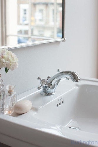 Смеситель на 1 отверстие, с донным клапаном [STA11]