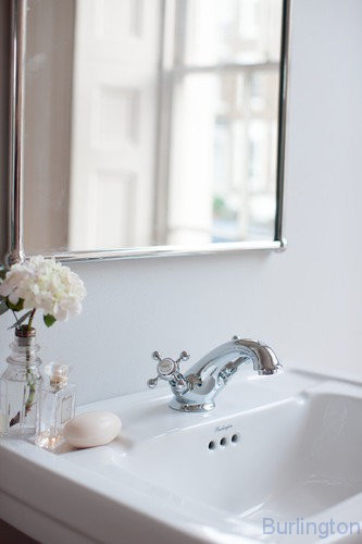 Смеситель на 1 отверстие, с донным клапаном [STA11]