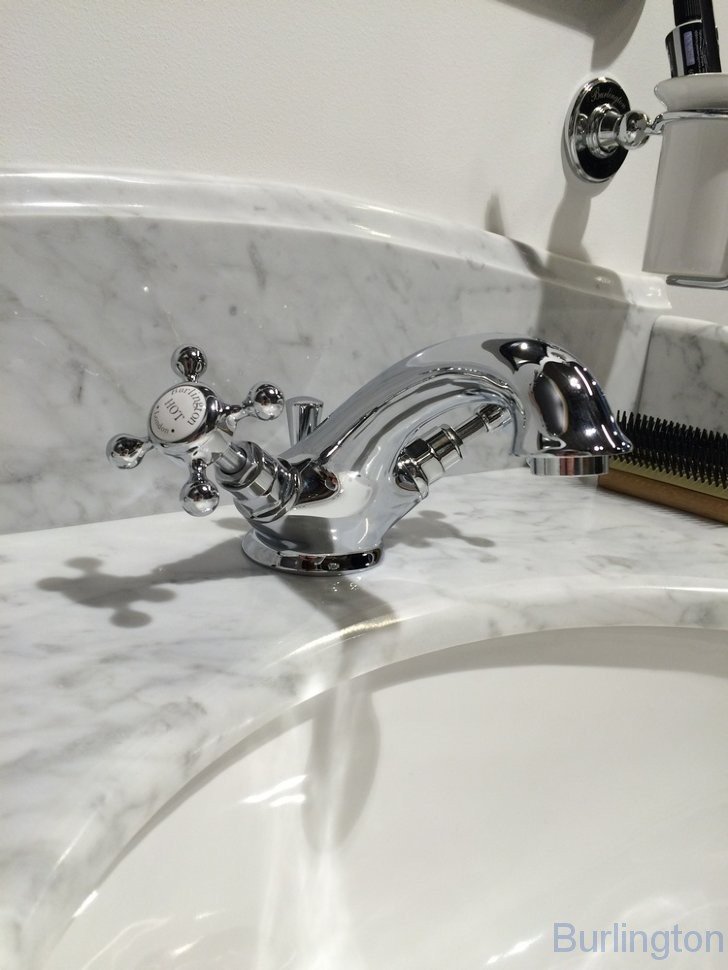 Смеситель на 1 отверстие, с донным клапаном [STA11]