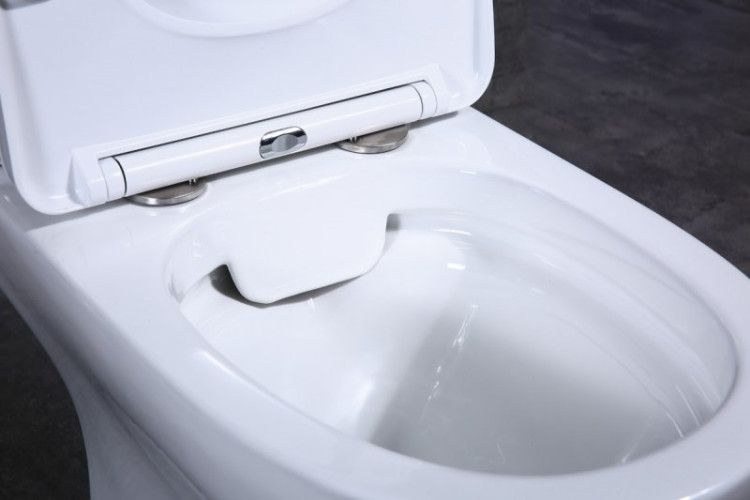 Чаша унитаза безободкового с сиденьем, P-trap BelBagno BB130CPR/SC