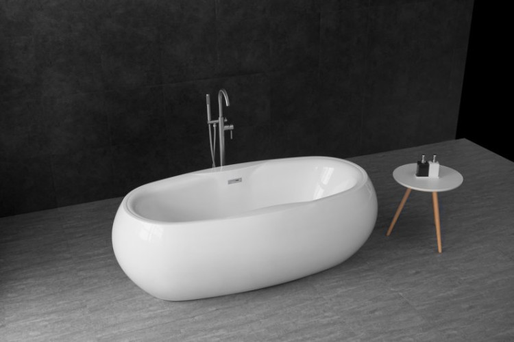 Отдельностоящая, овальная акриловая ванна в комплекте со сливом-переливом цвета хром Cezares BB502-1800-900