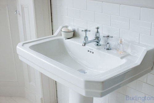 Раковина 80 см на 3 отверcтия с пьедесталом