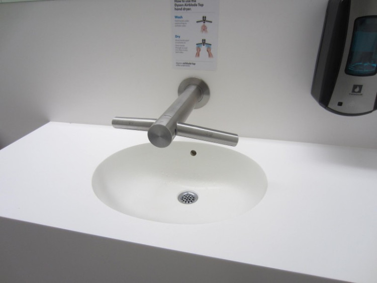 Смеситель для раковины Dyson Airblade Wash+Dry WD 06 с сушилкой