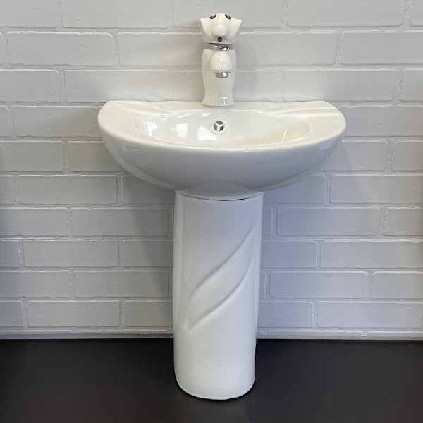 COMFORTY. Комплект детский COMFORTY (белый): раковина 0991W с донным клапаном DK-02 + пьедестал P0991W + смеситель 01W