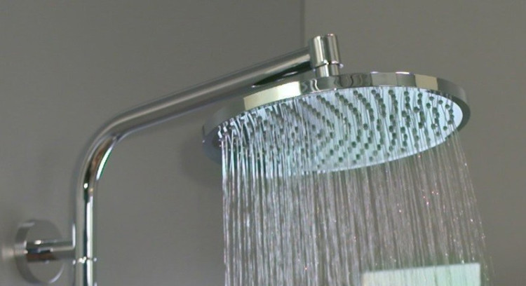 Комплект смесителя для раковины Hansgrohe Logis 71070000 и душевой системы Hansgrohe Crometta S 27267000