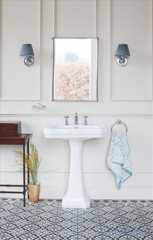 Раковина Victorian 56 см на 1 или 3 отверстия с пьедесталом Regal