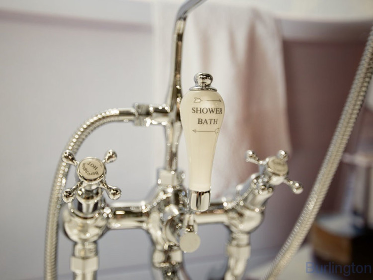 Смеситель для ванны 