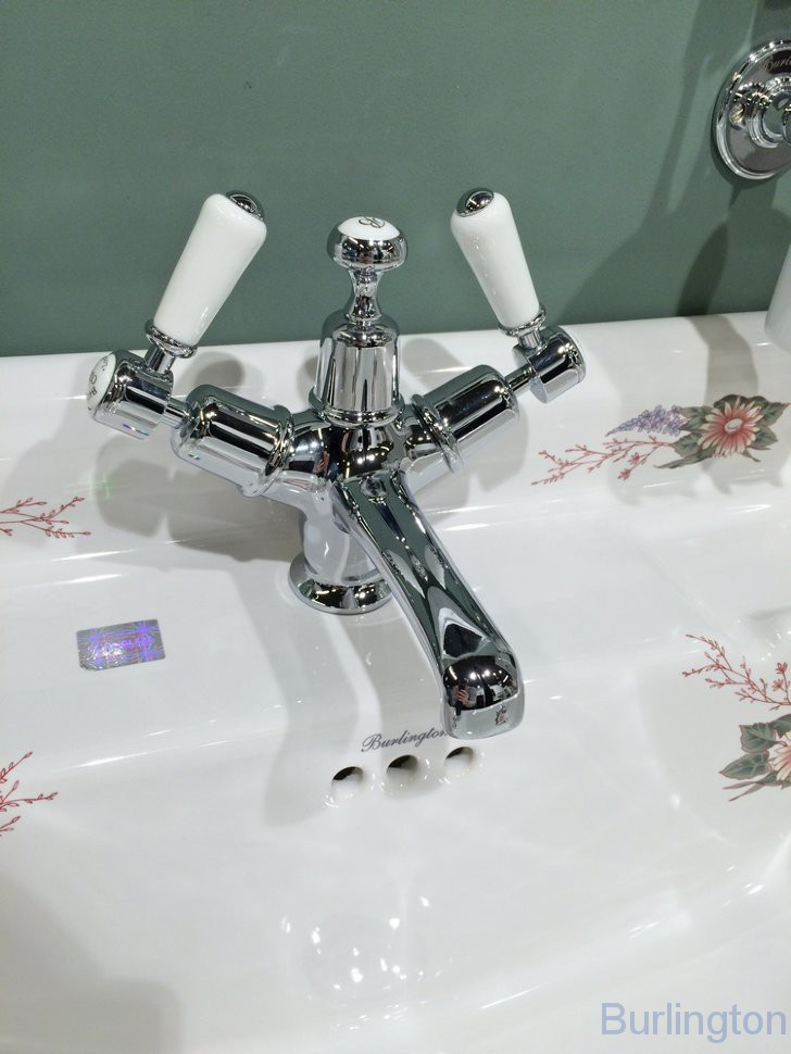 Смеситель для раковины на 1 отверстие с донным клапаном [KE4 WAL]