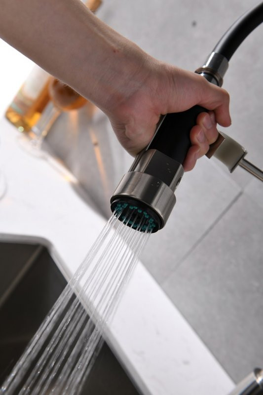 Смеситель для кухни с поворотным и гибким изливом, нержавеющая сталь BelBagno BB-LAM50-IN