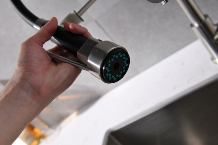 Смеситель для кухни с поворотным и гибким изливом, нержавеющая сталь BelBagno BB-LAM50-IN