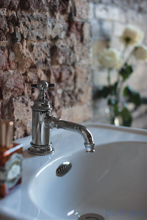 Смеситель однорычажный для раковины, 1 отв, ручка - крестик, никель [ARC12]